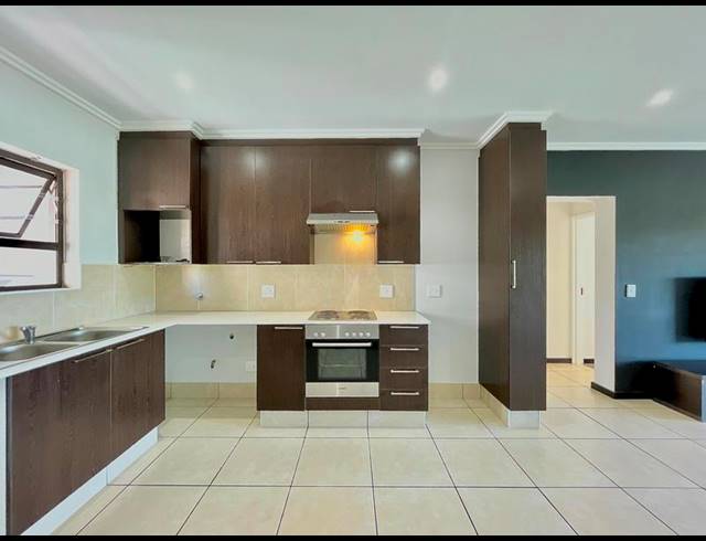 2 BEDROOM APARTMENT FOR SALE IN LONEHILL